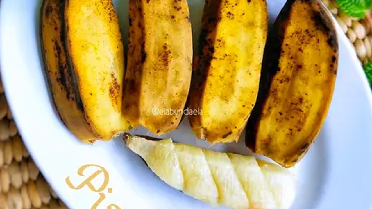 Cara Rebus Pisang Kepok yang Hemat Gas, Cerah dan Anti Hitam (Credit: Instagram/@zaidulakbar.dokter.herbal)