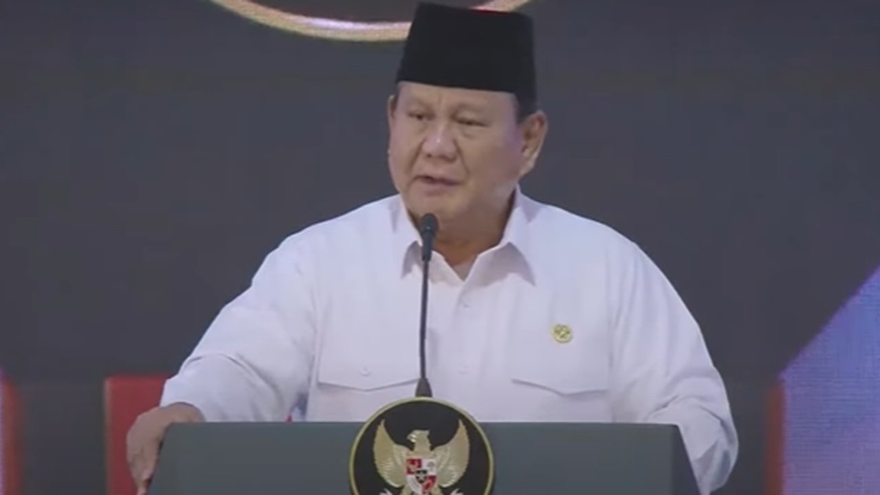 VIDEO: Pecah Momen Prabowo Cari Jaksa Agung ST Burhanuddin Bikin Tertawa: Lagi Ngejar Orang!