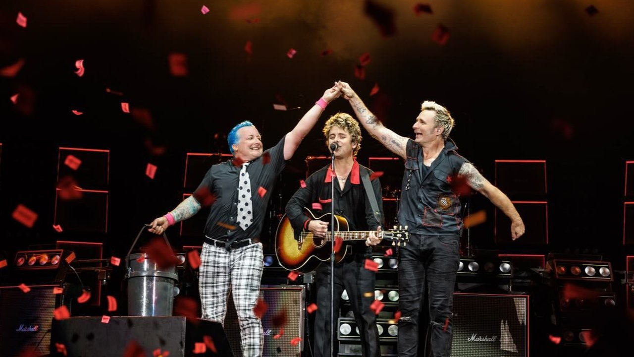 Makna Lagu Last Night on Earth - Green Day (credit: instagram/greenday)