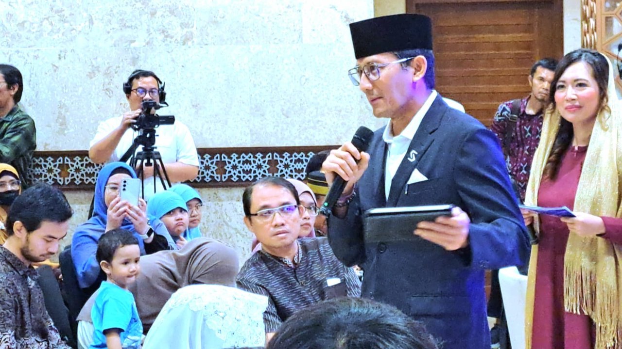 Sandiaga Salahuddin Uno Saat Berbicara Saham Syariah