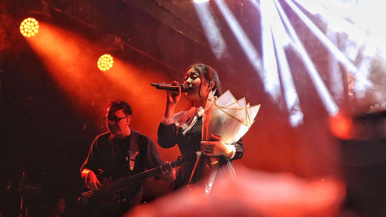 Penyanyi Bernadya saat memeriahkan KapanLagi Buka Bareng BRI Festival 2025 yang digelar di Plaza Parkir Timur Gelora Bung Karno, Senayan, Jakarta, Sabtu (15/3/2025) malam.