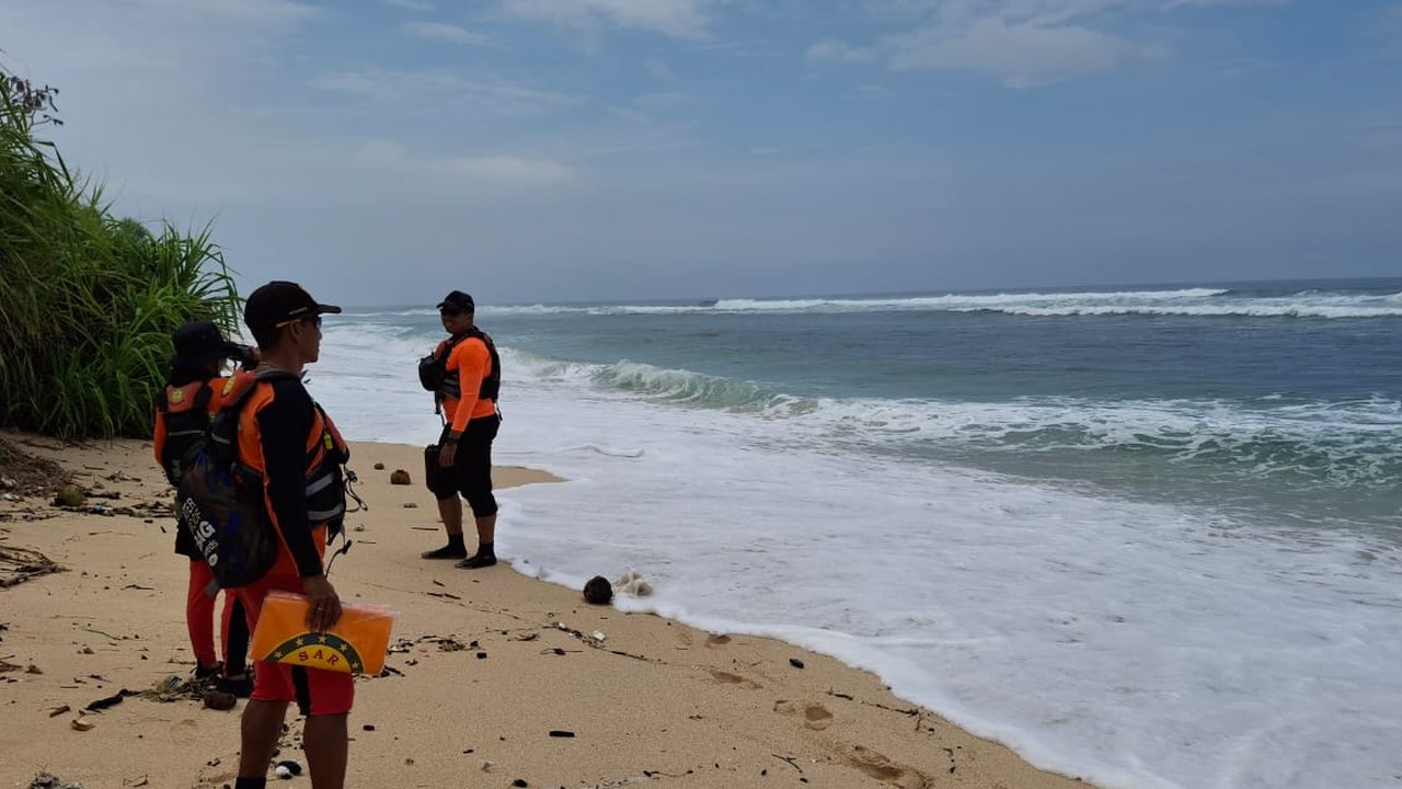 WNA Asal China Hilang Terseret Arus di Pantai Nyang-Nyang Bali