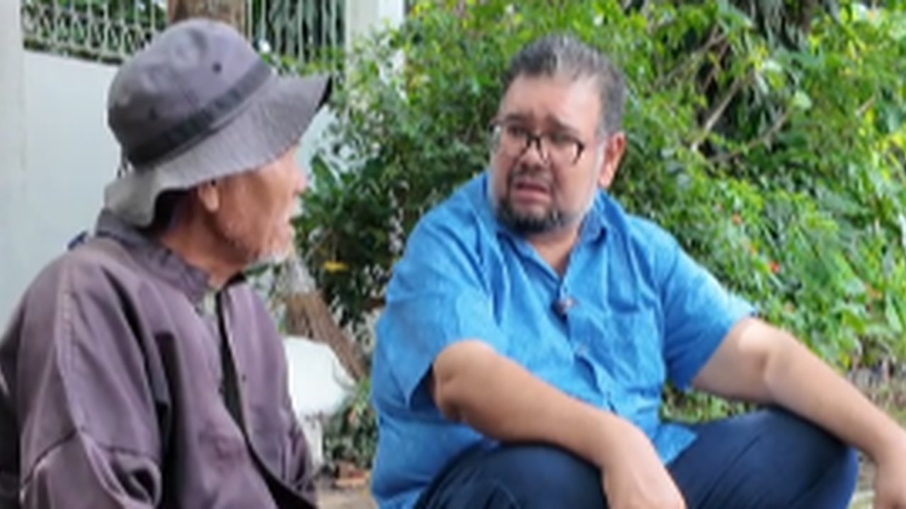Sultan dari Malaysia Sedih Lihat Kakek 78 Tahun Kuli Macul di Bandung,