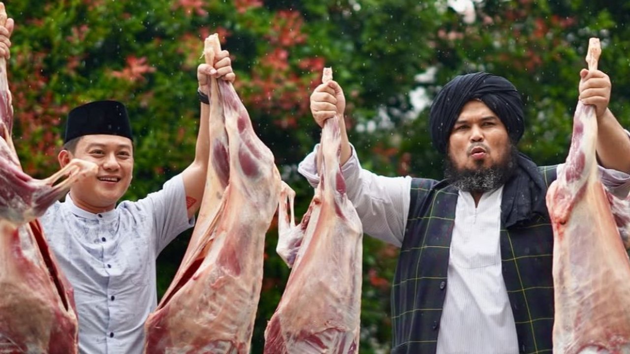 Profil Ustaz Derry Sulaiman yang Jadi Pendamping dr Richard Lee dan Bobon Santoso saat Mualaf