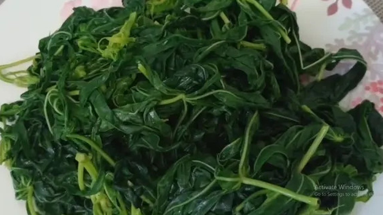 Resep gulai daun singkong khas Rumah Makan Padang. (dok. Cookpad @ibutina)