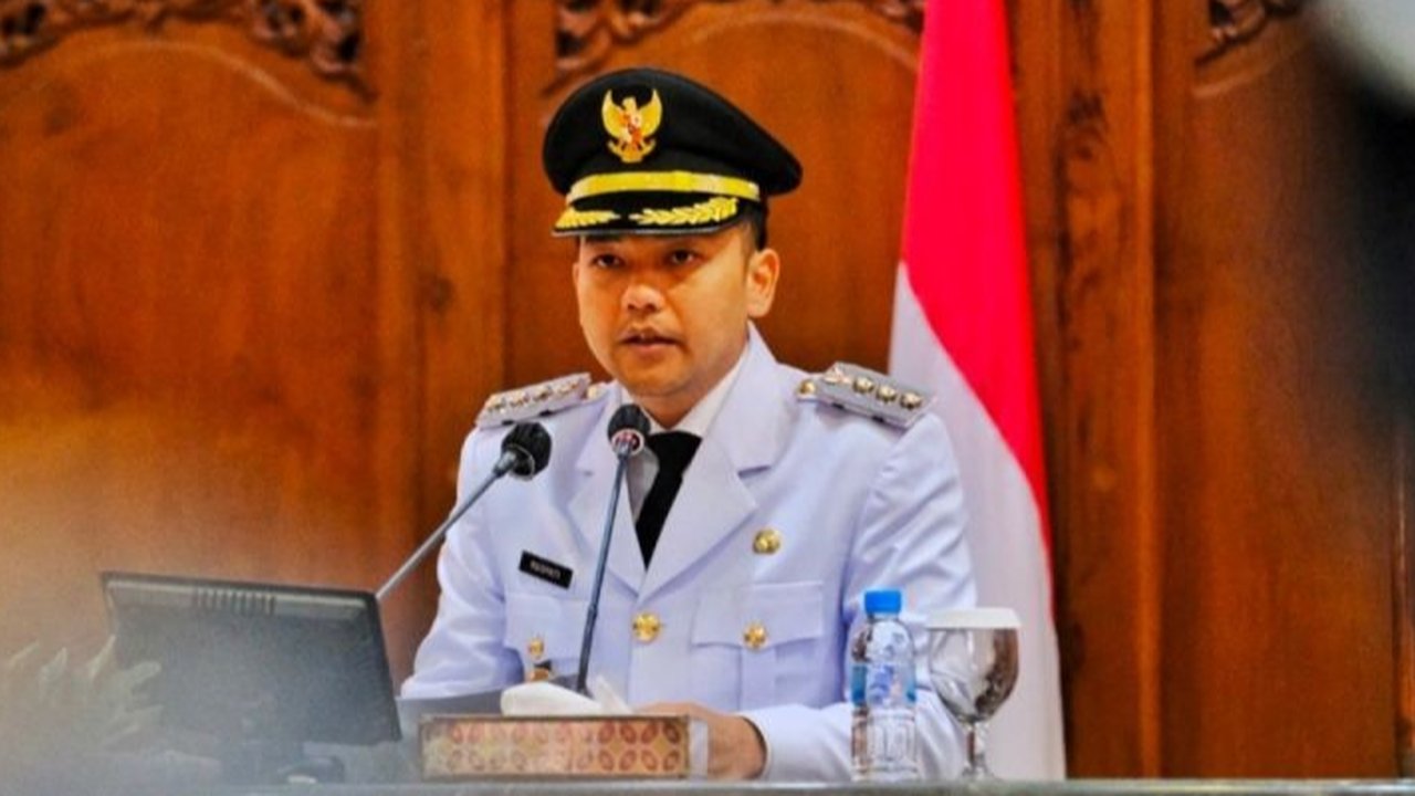 Masih Pakai Seragam Dinas, Wali Kota Solo dan Sekda Sowan Jokowi, Ada Apa?