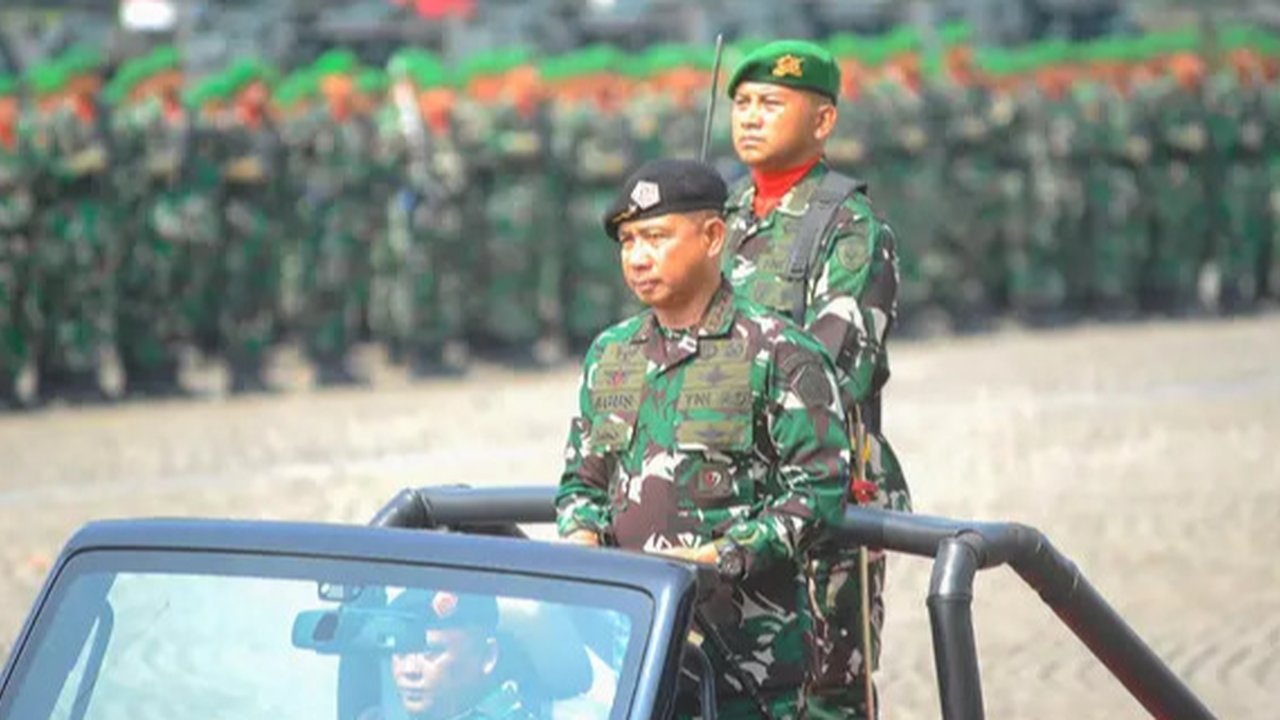 Panglima TNI Jenderal TNI Agus Subiyanto di Monumen Nasional (Monas), Jakarta. (Foto: Merdeka.com/Rahmat Baihaqi).