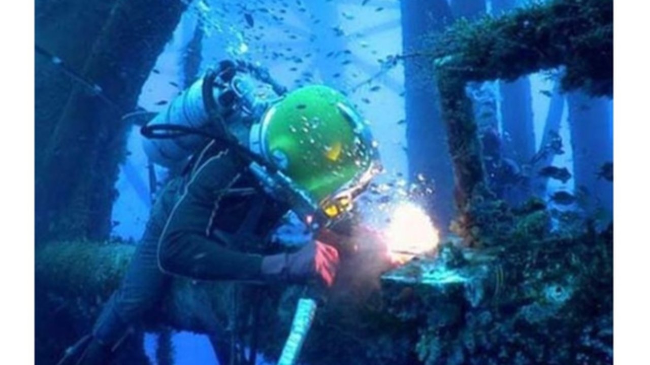 Las Laut (sumber: commercialdivingacademy)
