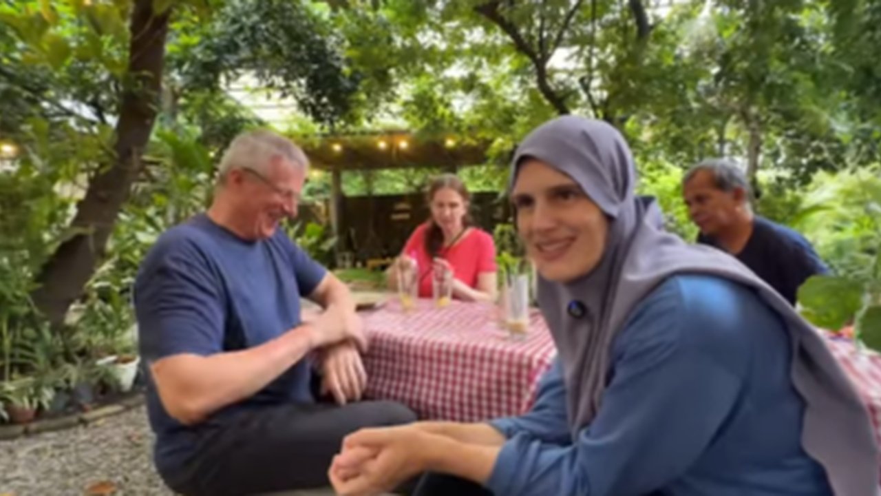 Hari Terakhir Liburan di Indonesia Ketemu Cucu
