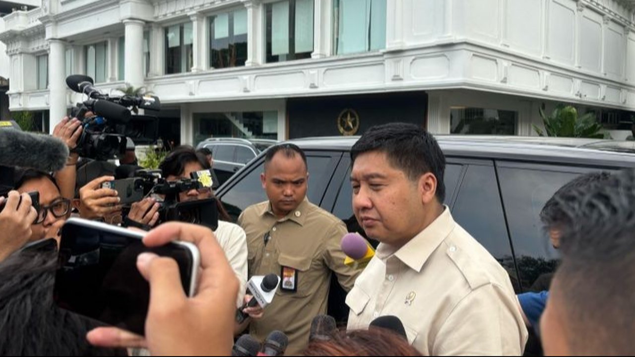 Politisi Gerindra, Maruarar Sirait, menilai penahanan Sekjen PDI Perjuangan, Hasto Kristiyanto, oleh KPK sebagai bagian dari proses hukum yang harus dijalankan, seraya meminta agar tak ada intervensi dari pihak manapun.