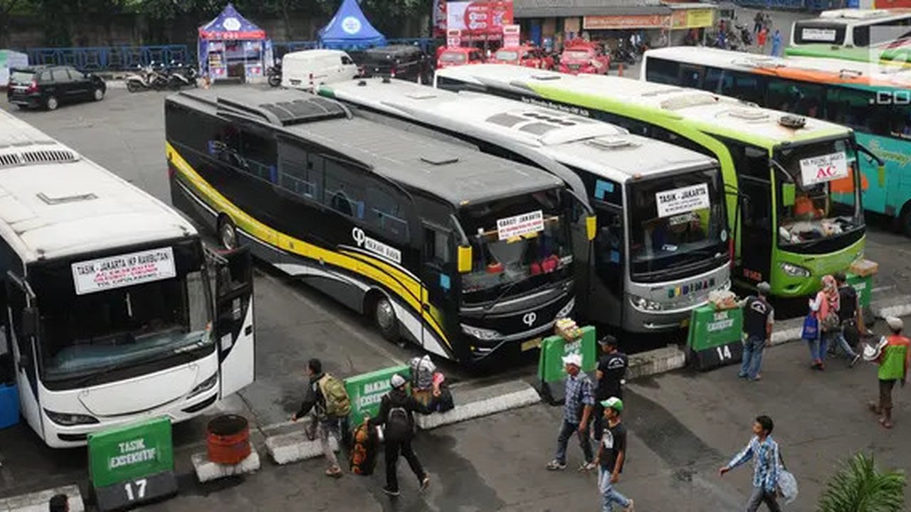 PT Pelni Cabang Pontianak bekerja sama dengan Indomaret menyediakan 400 tiket kapal gratis untuk program mudik Lebaran tahun ini, memudahkan masyarakat Kalimantan Barat pulang kampung.