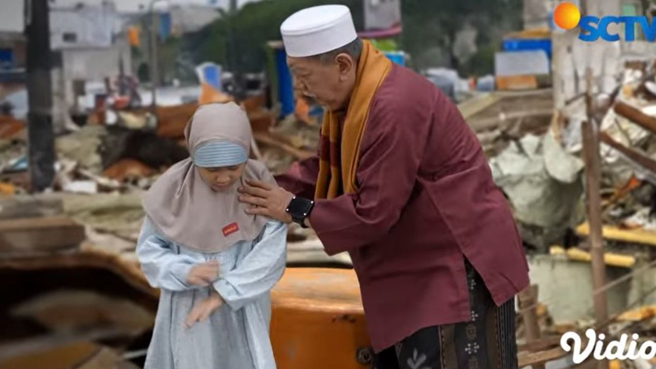 Tangkapan Layar Adegan di Sinetron Religi Lorong Waktu 2025 (Credit: YouTube SCTV).