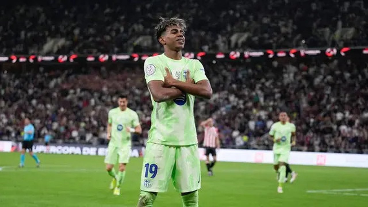 Video Lamine Yamal Berpuasa saat Barcelona Latihan, yang Lain Minum Ini yang Dia Lakukan