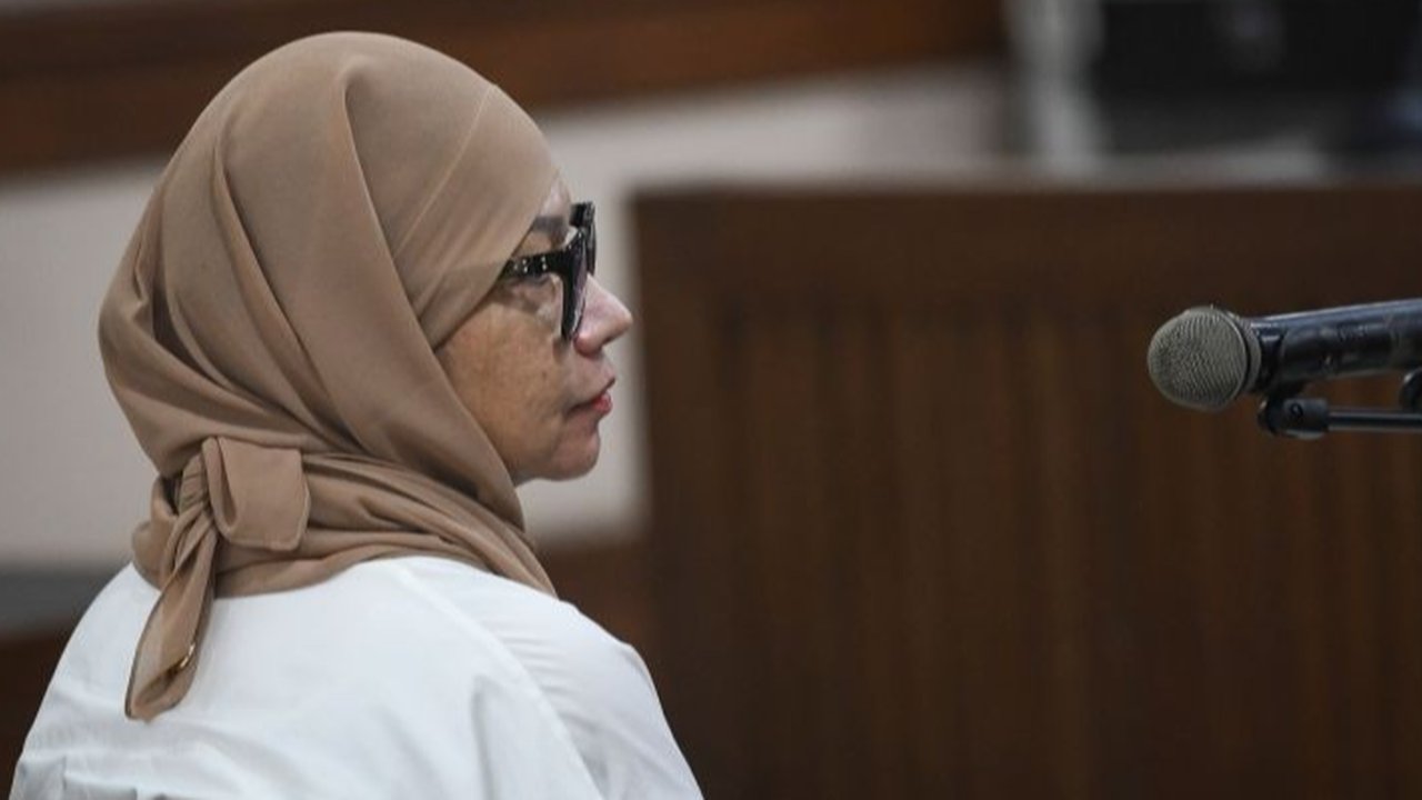 Mahkamah Agung (MA) memperberat vonis mantan Dirut Pertamina, Karen Agustiawan, menjadi 13 tahun penjara dan denda Rp650 juta terkait kasus korupsi pengadaan LNG yang merugikan negara hingga Rp1,77 triliun.