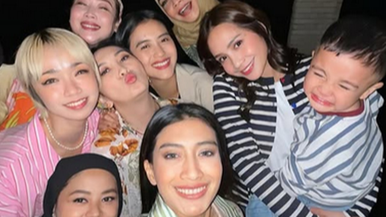 Potret Rayyanza 'Cipung' Ikut Reuni Sinetron 'Di Sini Ada Setan!', Ekspresi Wajahnya Langsung Jadi Sorotan