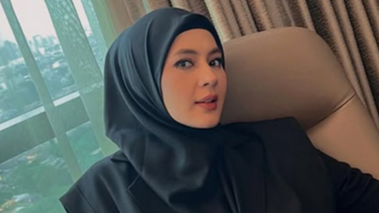 Potret Cantik & Elegan Paula Verhoeven Berbusana Serba Hitam, Pancarkan Vibes ala CEO