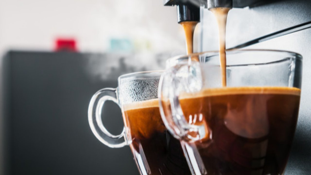 Ilustrasi Tomat dan Kopi