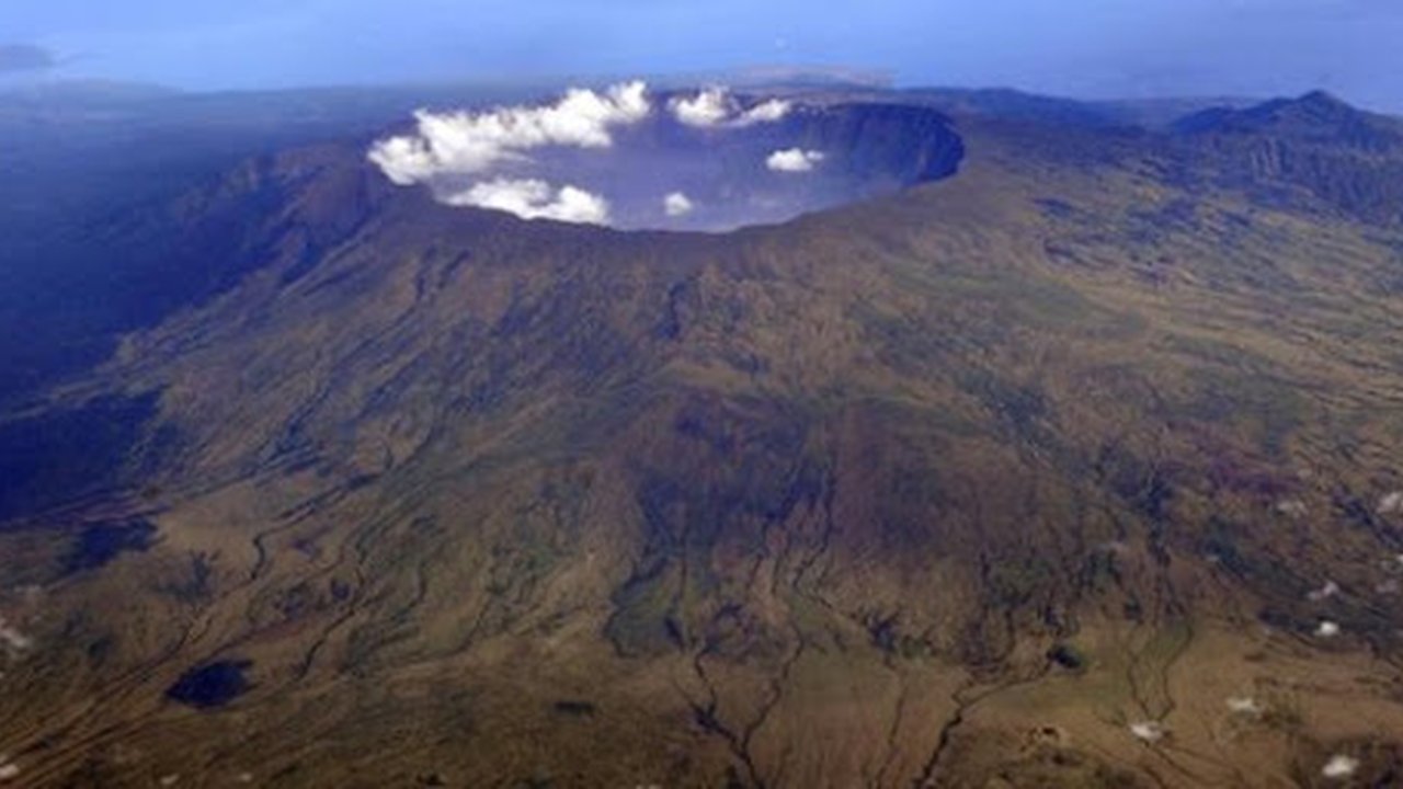 Dihantui Cuaca Ekstrem, Jalur Pendakian Gunung Tambora Masih Ditutup