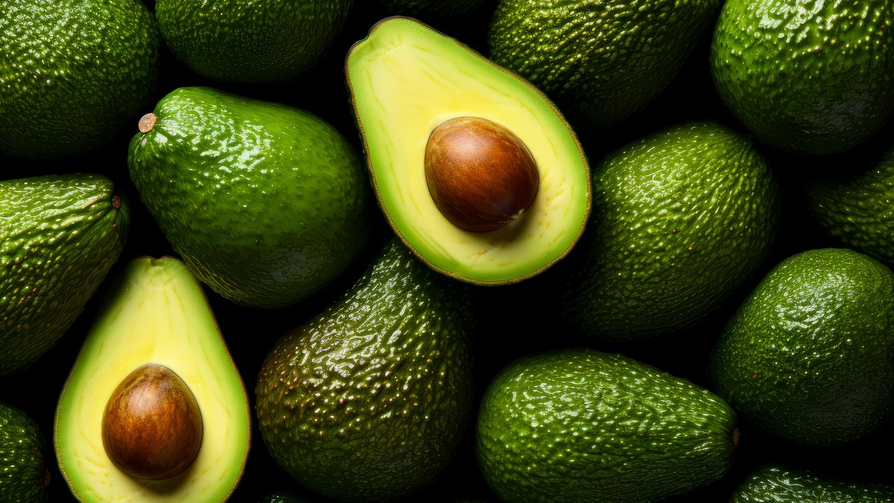Rasa yang khas dan memiliki banyak khasiat menjadikan buah alpukat banyak digemari. (Foto: Freepik/Vectonauta)