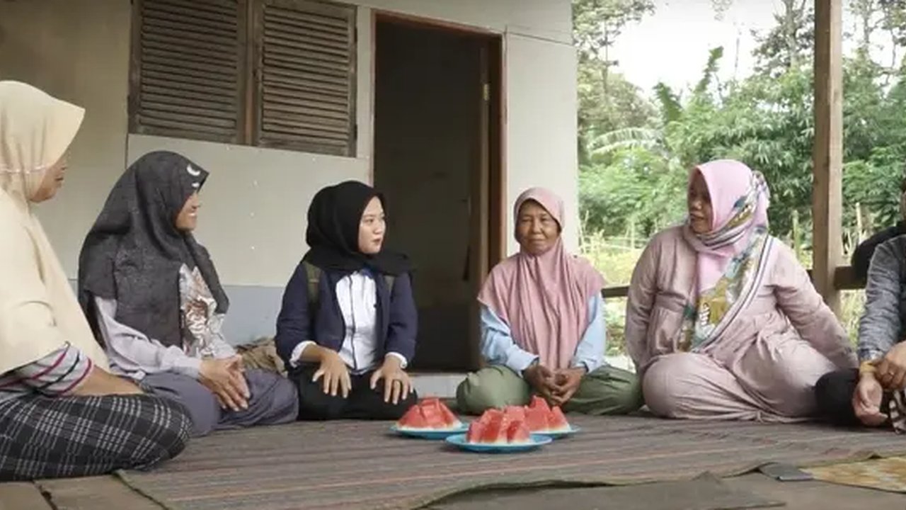 Mengenal Bank Emok: Disukai Emak-Emak dan Ditakuti Bapak-Bapak