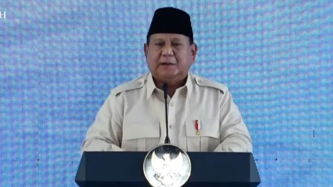 Presiden Prabowo Subianto meresmikan KEK Industropolis Batang di Jawa Tengah, dengan target investasi Rp75,8 triliun dan 58.145 lapangan kerja dalam 5 tahun ke depan, melanjutkan fondasi yang diletakkan Presiden Jokowi.