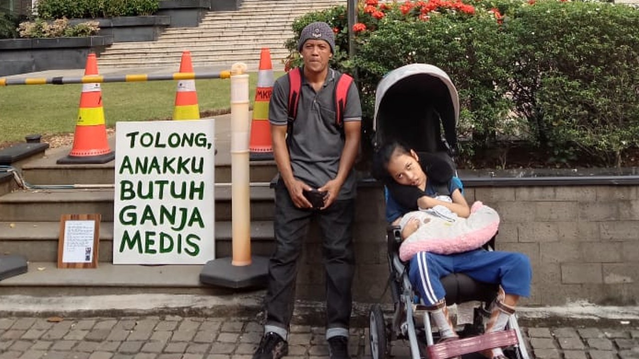 <p>Pasangan suami-istri Santi Warastuti dan Sunarta berharap Mahkamah Konstitusi (MK) memberikan keputusan bijak terkait penggunaan ganja untuk kepentingan medis. (Istimewa)</p>