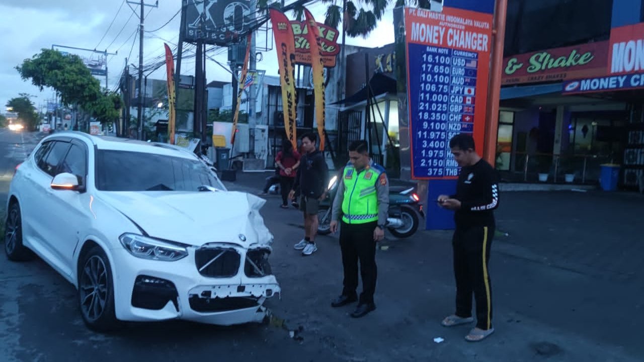 Bule Rusia di Bali Berulah lagi, Nyetir BMW Sambil Mabuk & Ngebut lalu Tabrak Mahasiswa Naik Motor dan Tewas