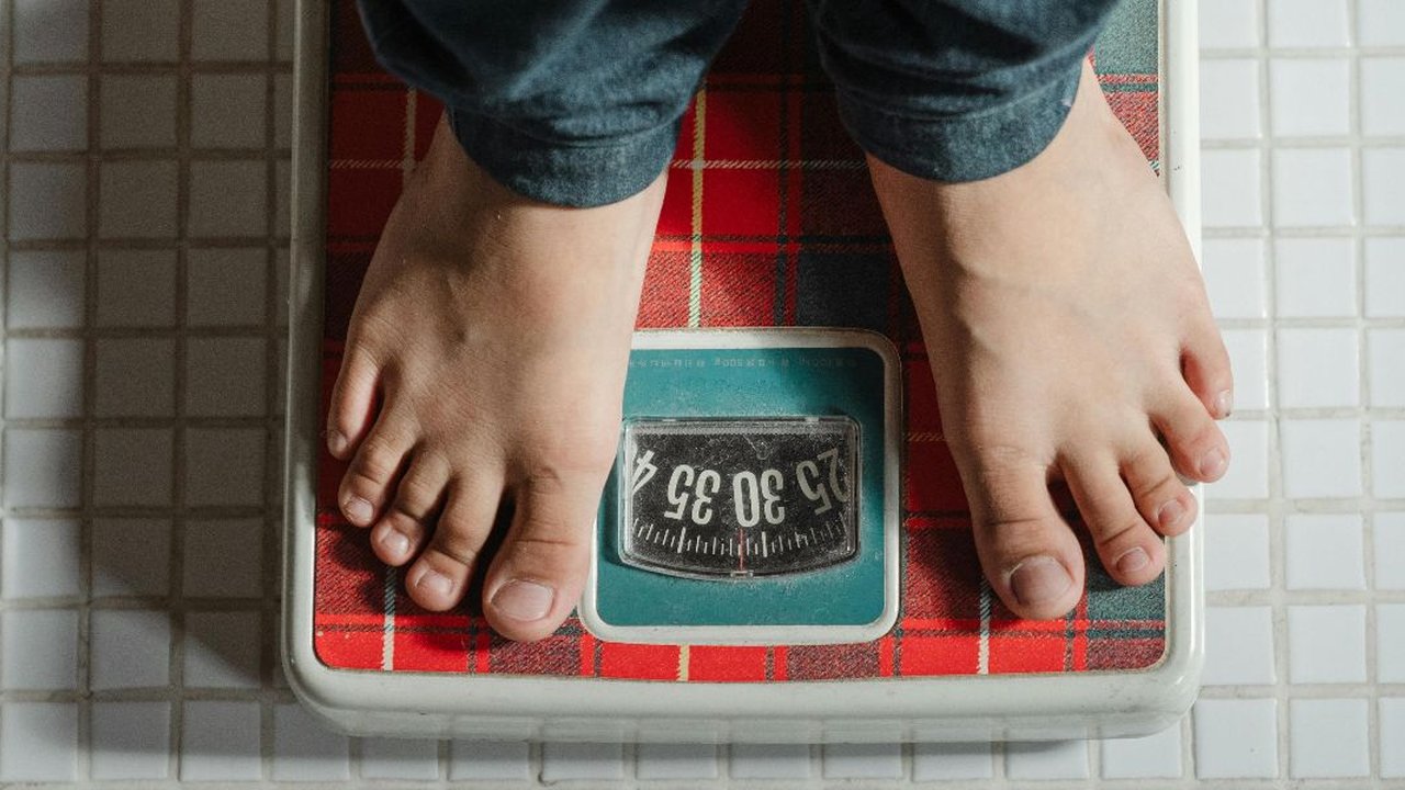 Kata-Kata Lucu Berat Badan Naik, Kurangi Rasa Kesal saat Melihat Angka Timbangan Bertambah