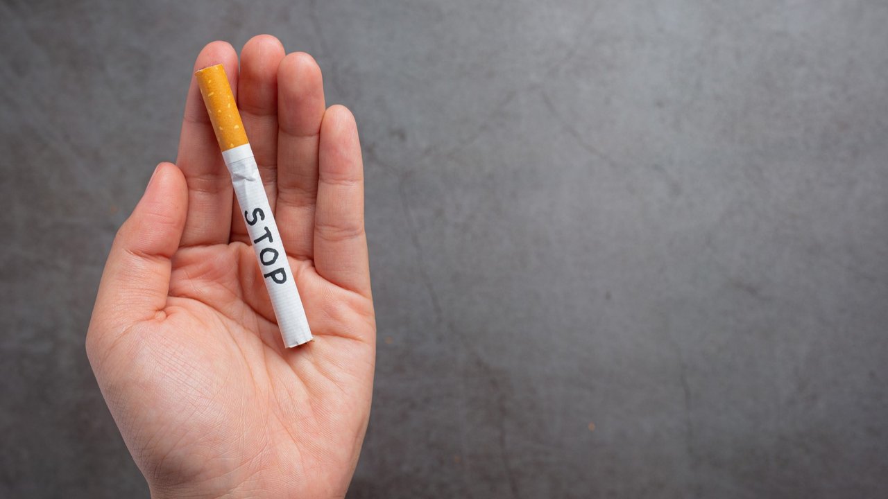Ilustrasi rokok, berhenti merokok. (Image by jcomp on Freepik)