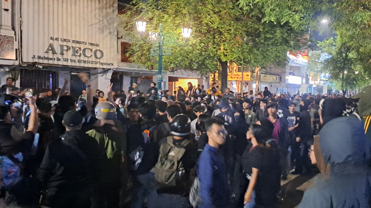Demo Tolak UU TNI Ricuh di Malioboro Tengah Malam
