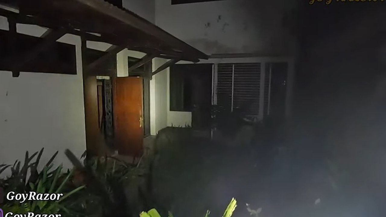 Misteri Rumah Mewah Meriam Bellina yang Terbengkalai 20 Tahun: Perabotnya Masih Utuh!