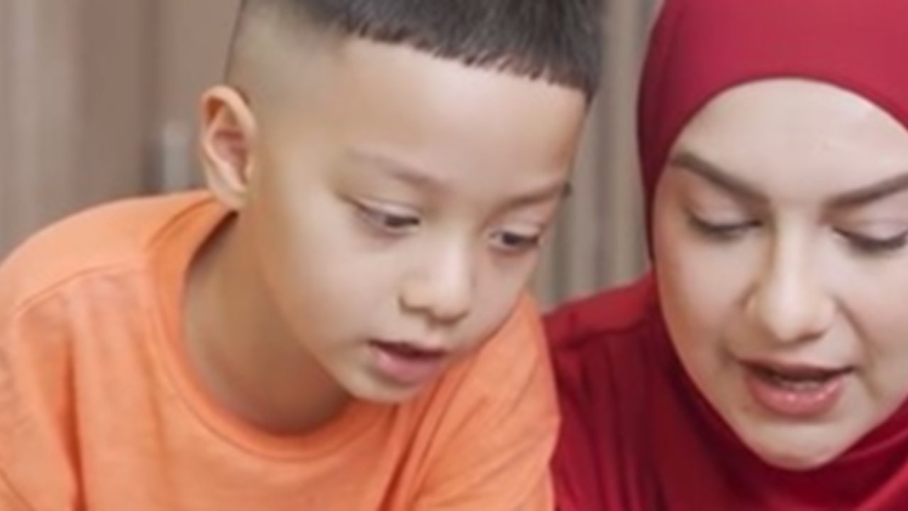 Makin Ganteng, Begini Potret Terbarunya Air Rumi Akbar Bersama Irish Bella
