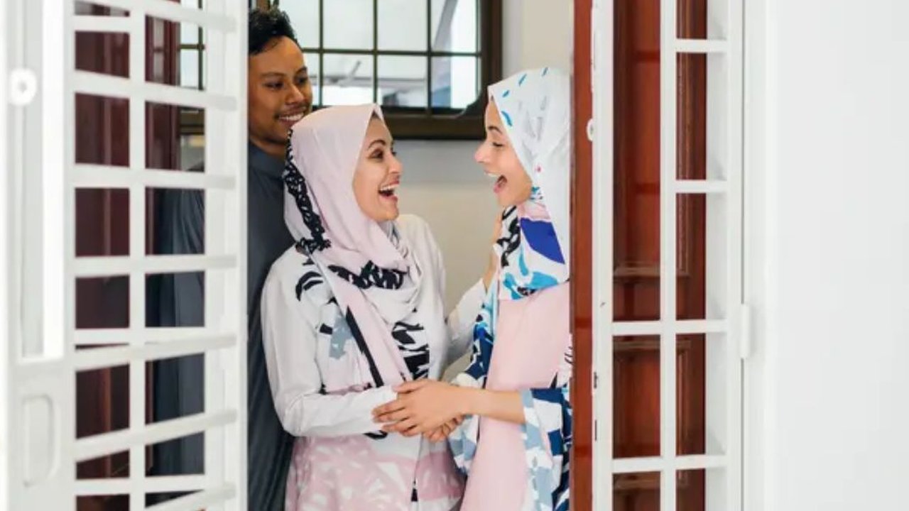 Ilustrasi Silaturahmi (Credit: pexels.com/mentatdgt)