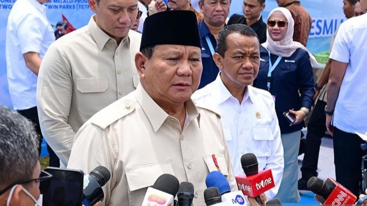 Presiden Prabowo Subianto memimpin Sidang Kabinet Paripurna kedua di Istana Kepresidenan, Jakarta, Jumat sore, dalam suasana bulan puasa, membahas sejumlah program prioritas pemerintah.