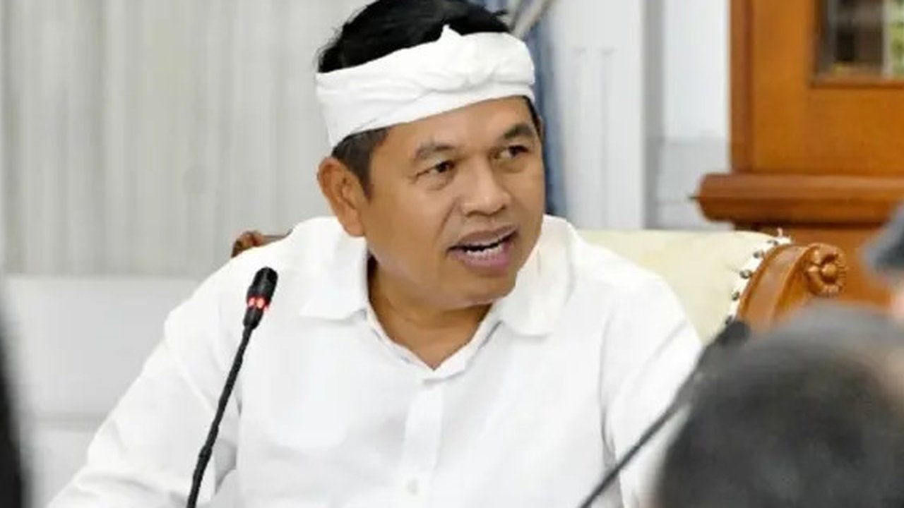 Gubernur Jawa Barat terpilih, Dedi Mulyadi menemui Wali Kota Depok terpilih, Supian Suri di salah satu rumah makan kawasan Universitas Indonesia. (Liputan6.com/Dicky Agung Prihanto)