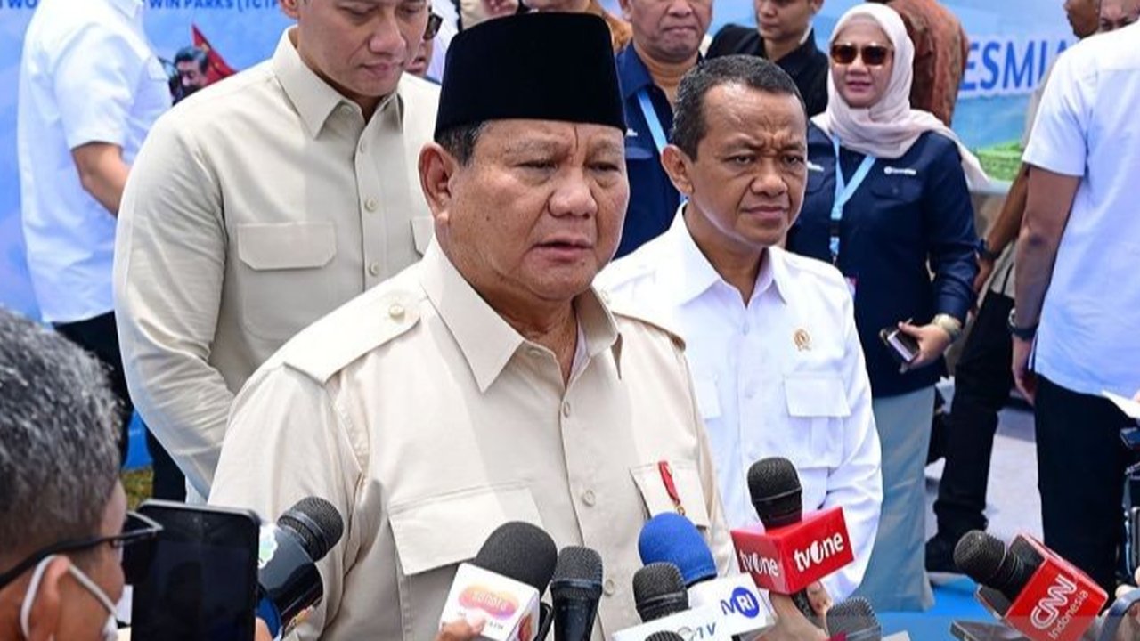 Presiden Prabowo Subianto memimpin Sidang Kabinet Paripurna kedua di Istana Kepresidenan, Jakarta, Jumat sore, dalam suasana bulan puasa, membahas sejumlah program prioritas pemerintah.