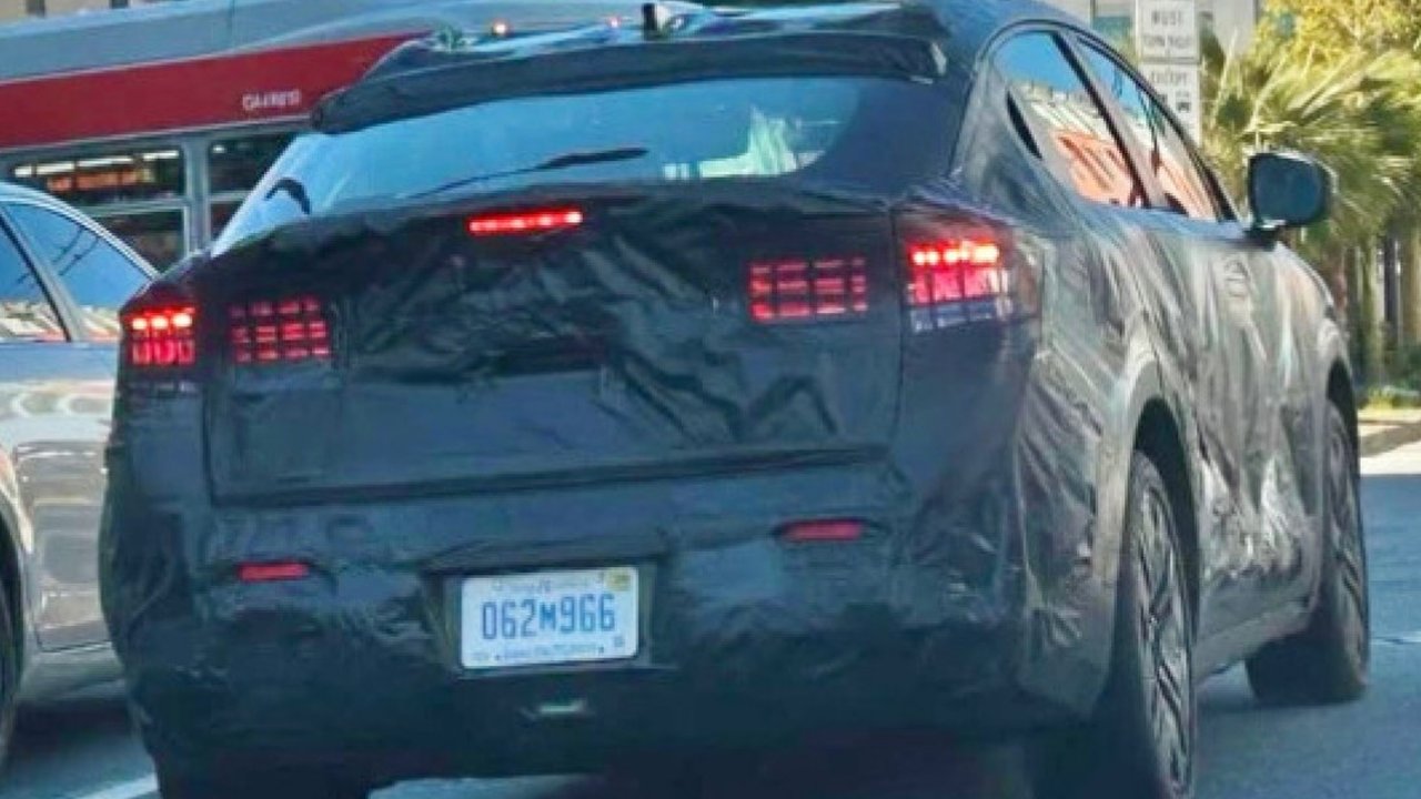 Nissan Leaf, Mobil Listrik Canggih dengan Beragam Fitur Praktis