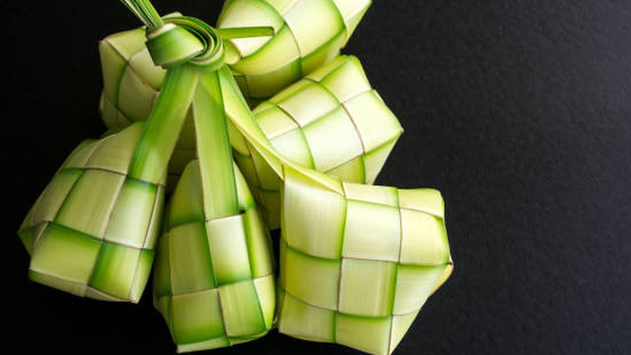 ilustrasi tellasan topak ketupat lebaran/freepik