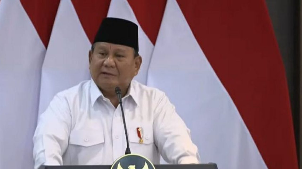 VIDEO: Prabowo Blak-blakan Depan Para Menteri Sembari Tepuk Perut: Jangan Terlalu Pedas!