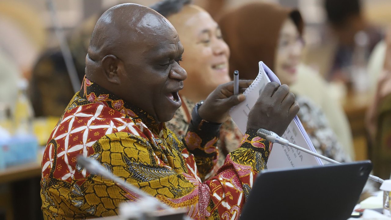 Respons Kaget Menteri HAM Pigai soal Teror Kepala Babi ke Jurnalis Tempo