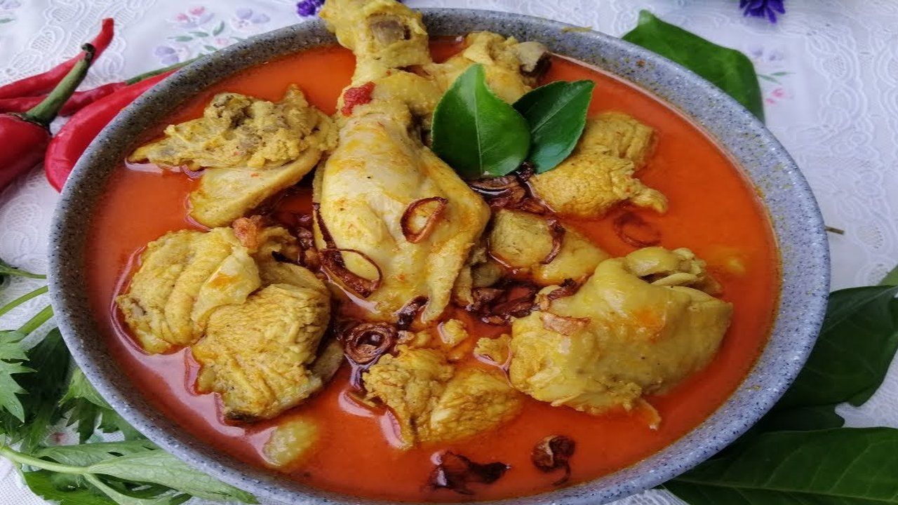 Opor Ayam Pedas