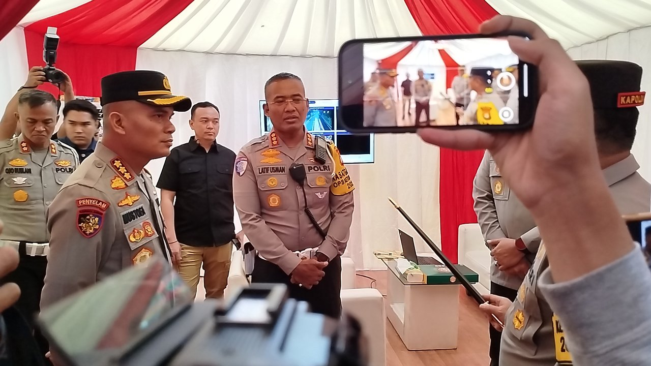 Tinjau Posko Mudik di KM 39 Tol Jakarta-Cikampek, Kapolda Metro Jaya: Jangan Kelamaan Istirahat di Rest Area