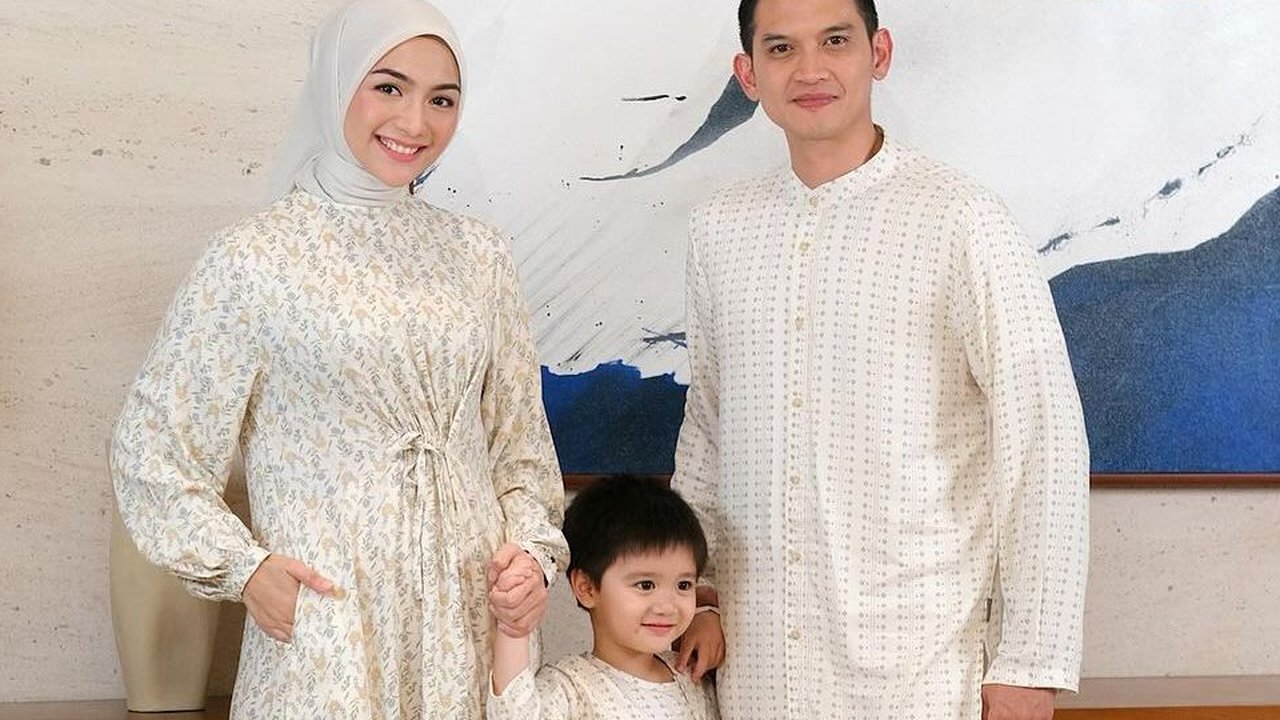 Gemas Banget! Athar Putra Citra Kirana jadi Dancer Krisdayanti Nyanyi di Atas Panggung