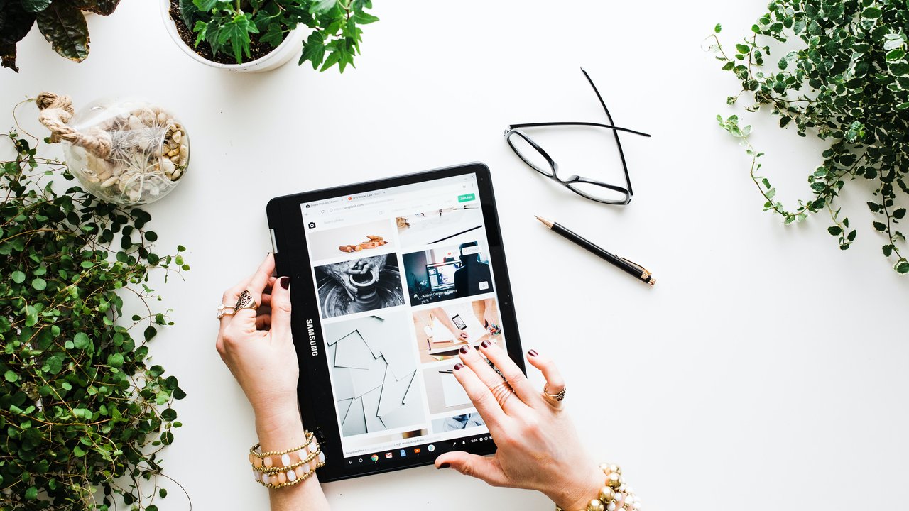 Ilustrasi Bisnis Online (Credit: unsplash.com/BrookeLark)