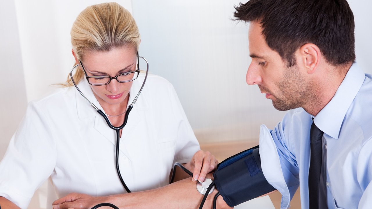 Dianjurkan untuk Kita Rutin Mengecek Tekanan Darah agar Terhindar dari Hipertensi Sekali Setahun (Ilustrasi/iStockphoto)
