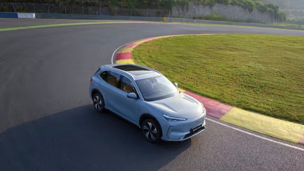 Geely Siap Rakit Mobil Listrik di Indonesia Mulai Q3 2025 dengan Teknologi Canggih