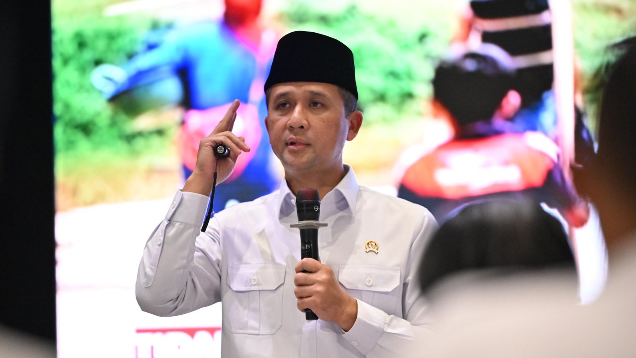 Menteri Transmigrasi, Iftitah Sulaiman Suryanagara