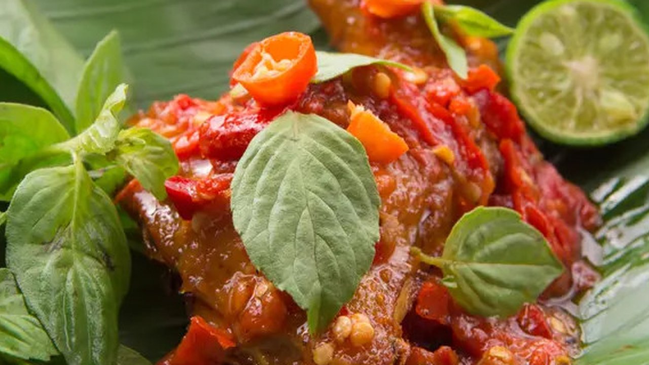 Resep sambal pecel lele Lamongan, Jawa Timur. (dok. Cookpad @cook_12377473)