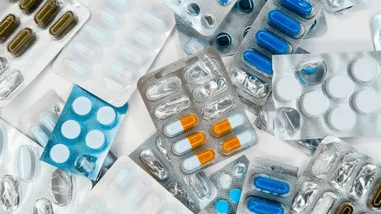 Ilustrasi obat statin. (Foto: Unsplash/Roberto Sorin)