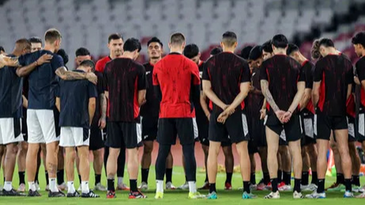 Timnas Indonesia berpose dengan jersey baru buatan Erspo (c) Dok. ERSPO